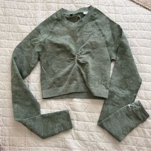 Gymshark crop camo longsleeve